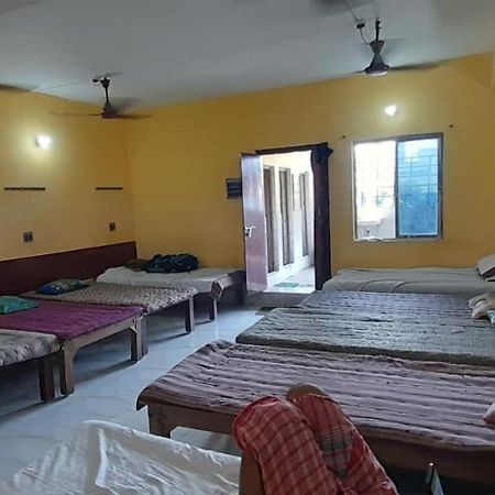 Narendra Niketan Hotel Calcutta Exterior foto