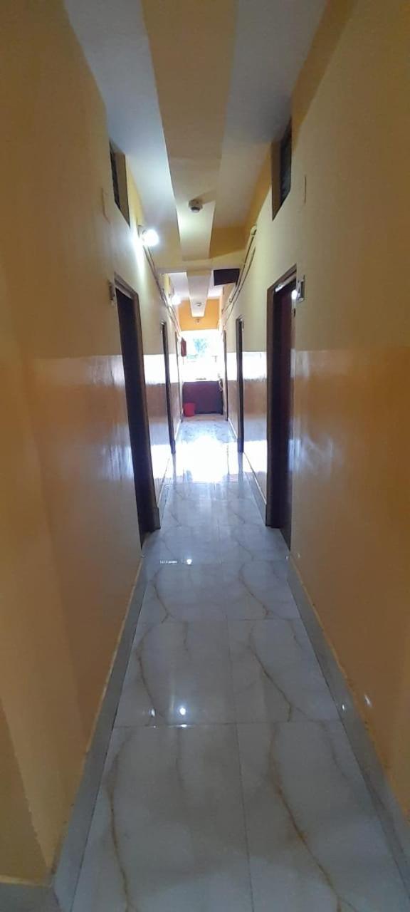 Narendra Niketan Hotel Calcutta Exterior foto