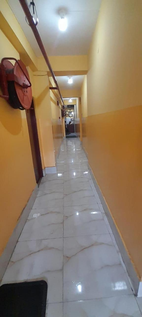 Narendra Niketan Hotel Calcutta Exterior foto