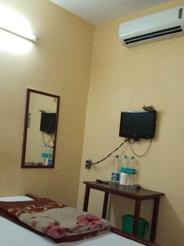Narendra Niketan Hotel Calcutta Exterior foto